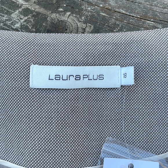 NWT Laura Plus Short Sleeve Suit Jacket - Picture 2 of 7